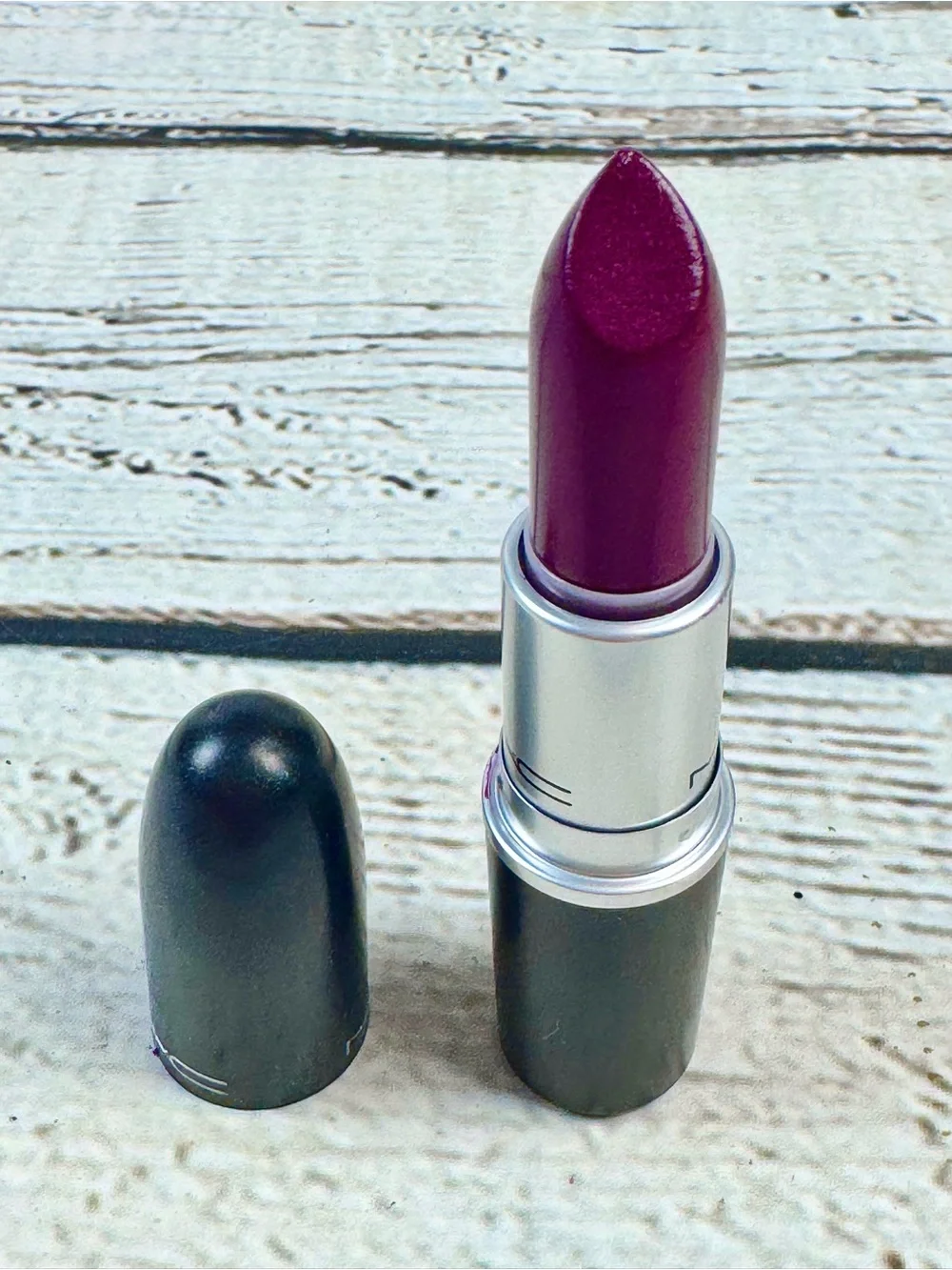 MAC Cosmetics Cremesheen Lipstick Quelle Surprise
